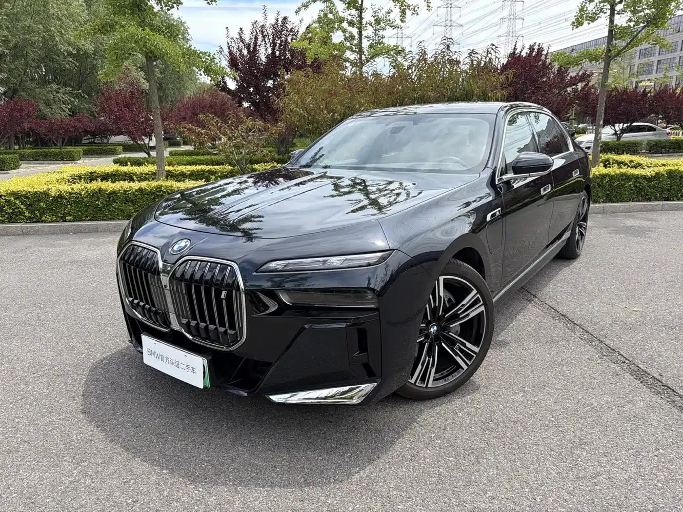 2023 BMW i7 xDrive60L M Sport Package — миниатюра 1