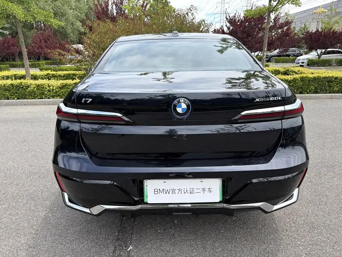 2023 BMW i7 xDrive60L M Sport Package — миниатюра 3