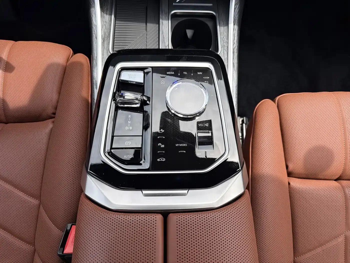 2023 BMW i7 xDrive60L M Sport Package — миниатюра 10