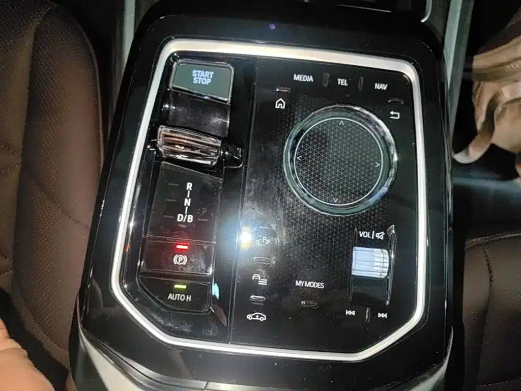 BMW i7 2023 eDrive50L Leading M Sport Package — миниатюра 14