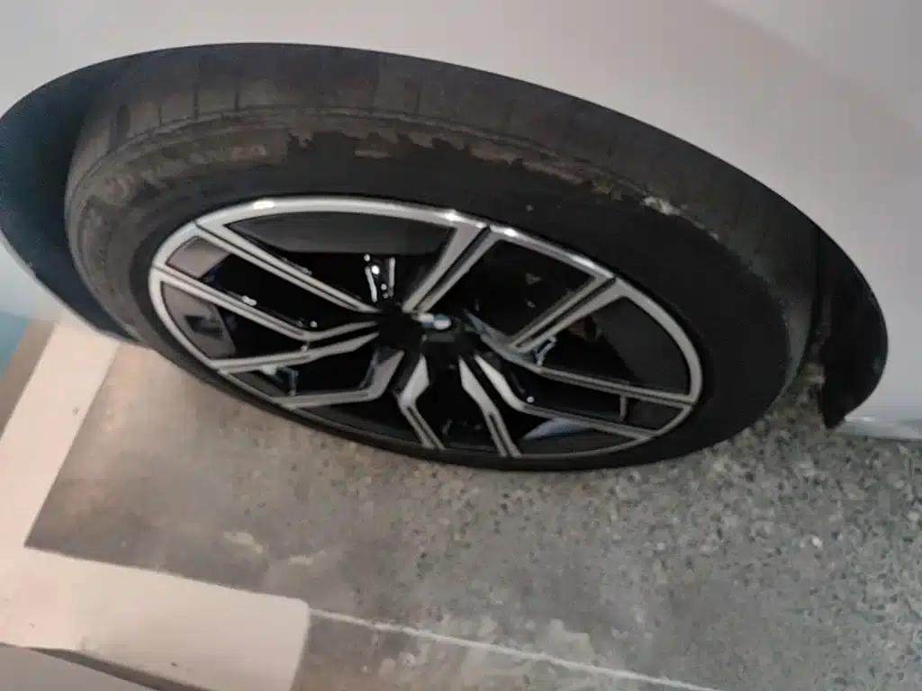 BMW i7 2023 eDrive50L Leading M Sport Package — миниатюра 23