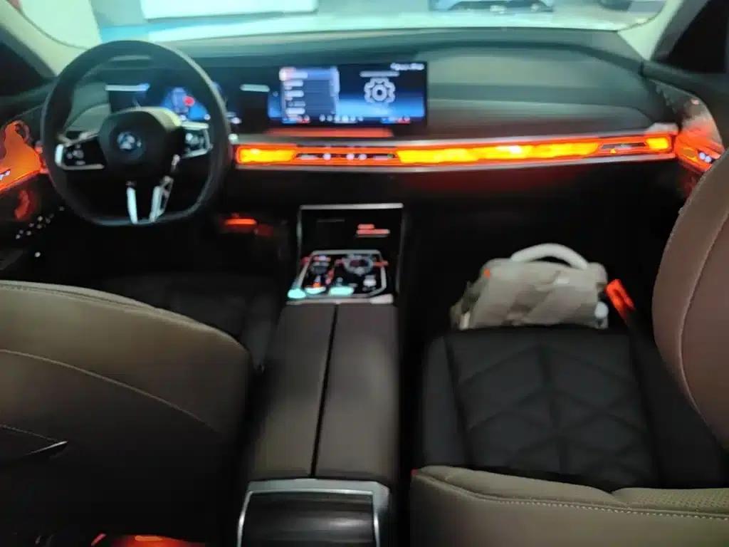 BMW i7 2023 eDrive50L Leading M Sport Package — миниатюра 10