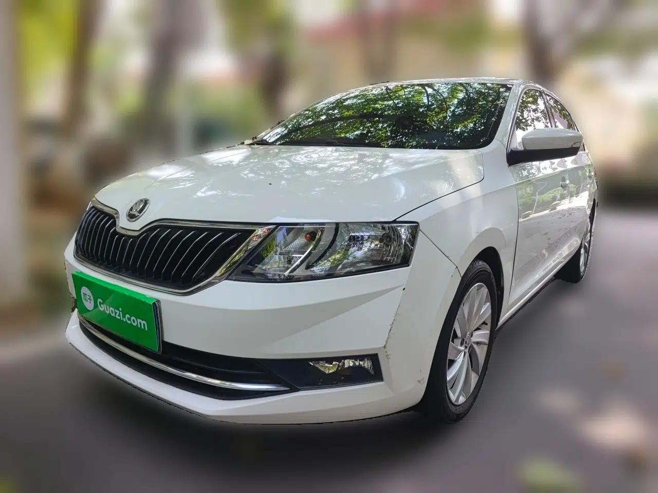 Skoda Rapid 2018 1.6L Manual Comfort Edition — миниатюра 1