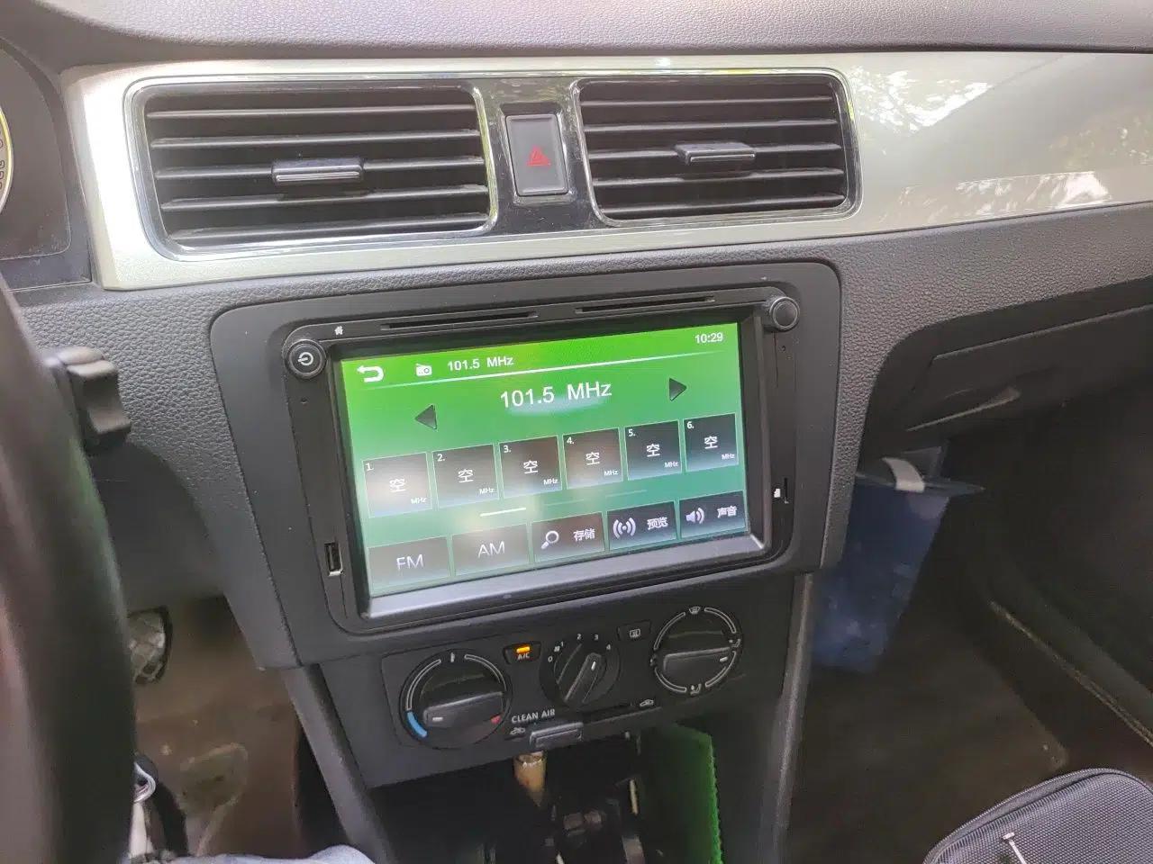 Skoda Rapid 2018 1.6L Manual Comfort Edition — миниатюра 13