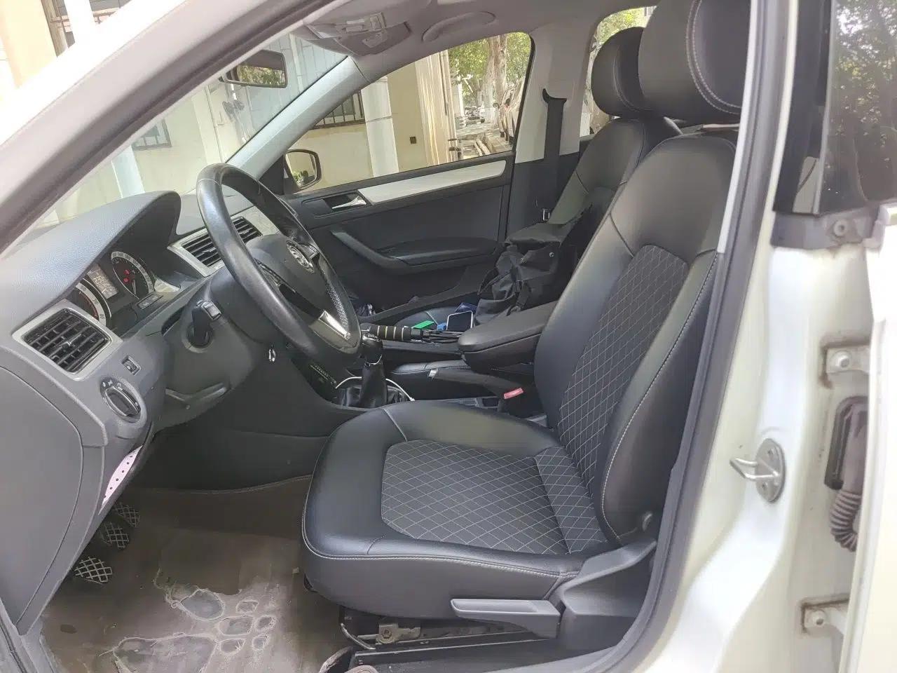 Skoda Rapid 2018 1.6L Manual Comfort Edition — миниатюра 15