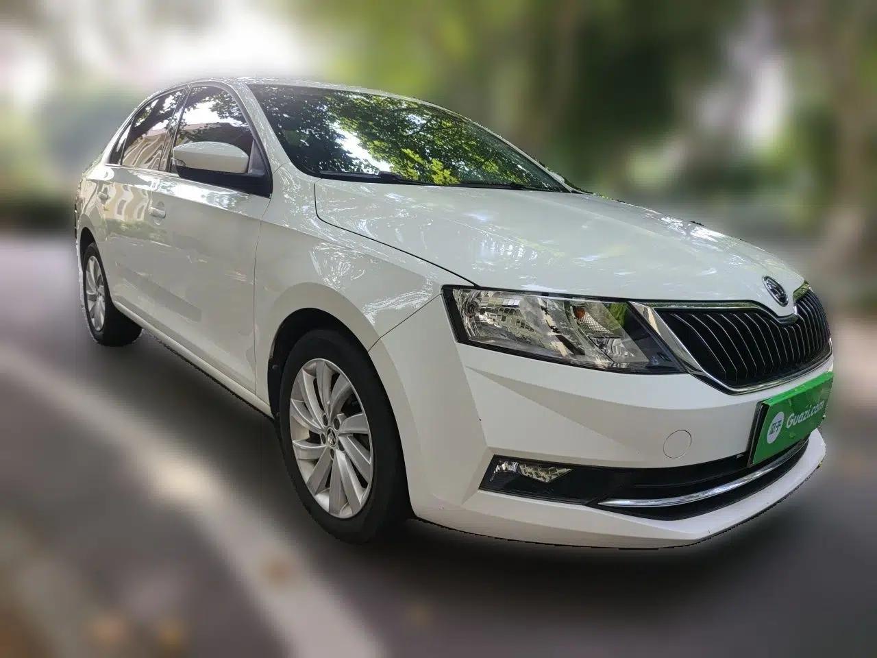 Skoda Rapid 2018 1.6L Manual Comfort Edition — миниатюра 3