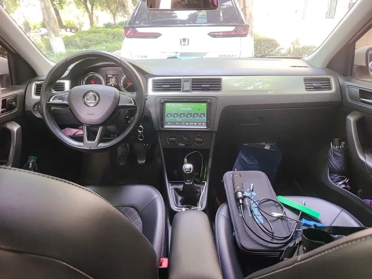 Skoda Rapid 2018 1.6L Manual Comfort Edition — миниатюра 9