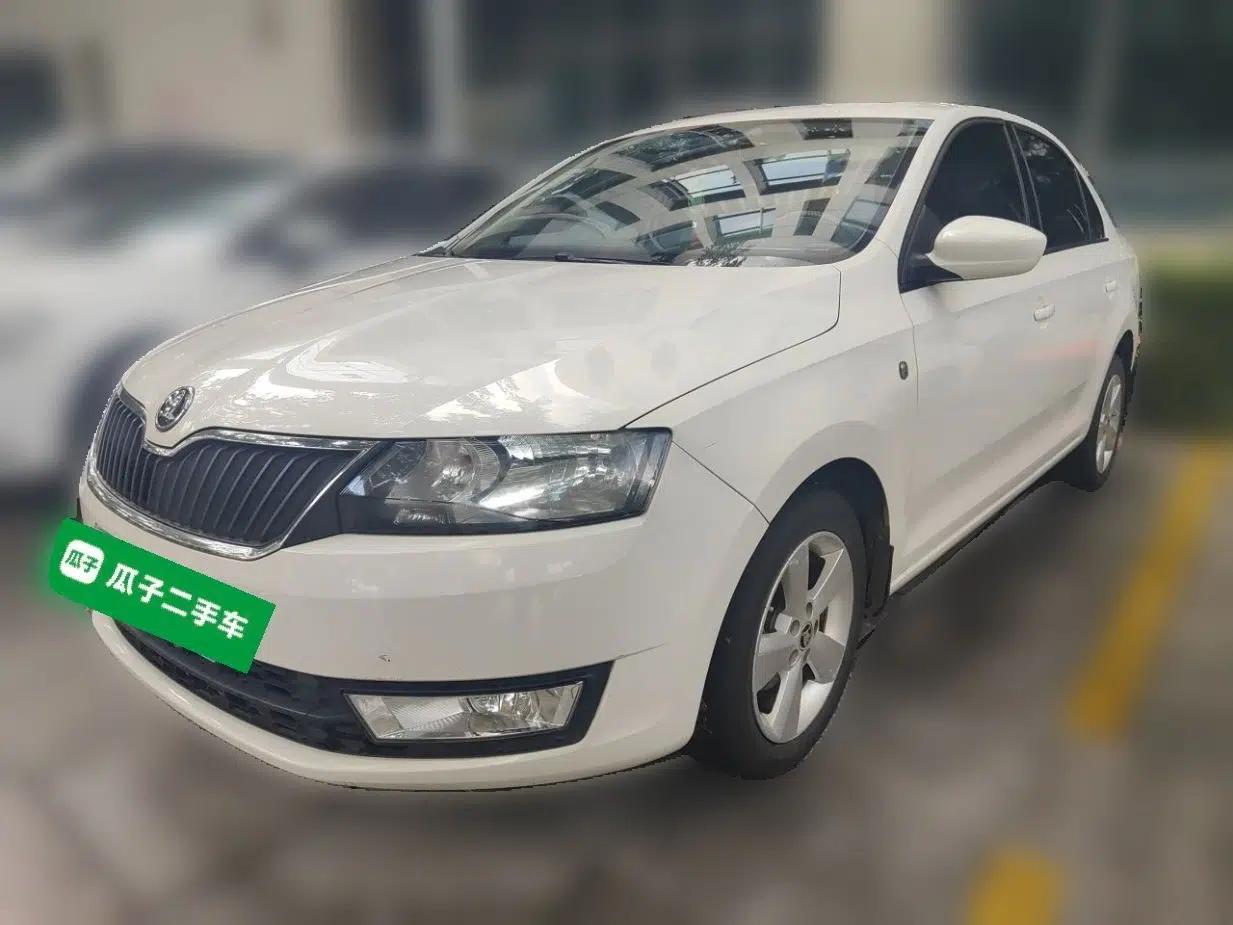 Skoda Rapid 2015 1.6L Automatic Smart Selection Model — миниатюра 1