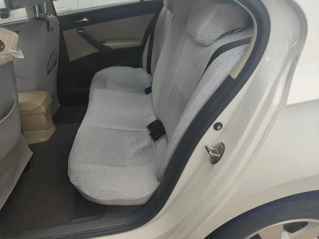 Skoda Rapid 2015 1.6L Automatic Smart Selection Model — миниатюра 17