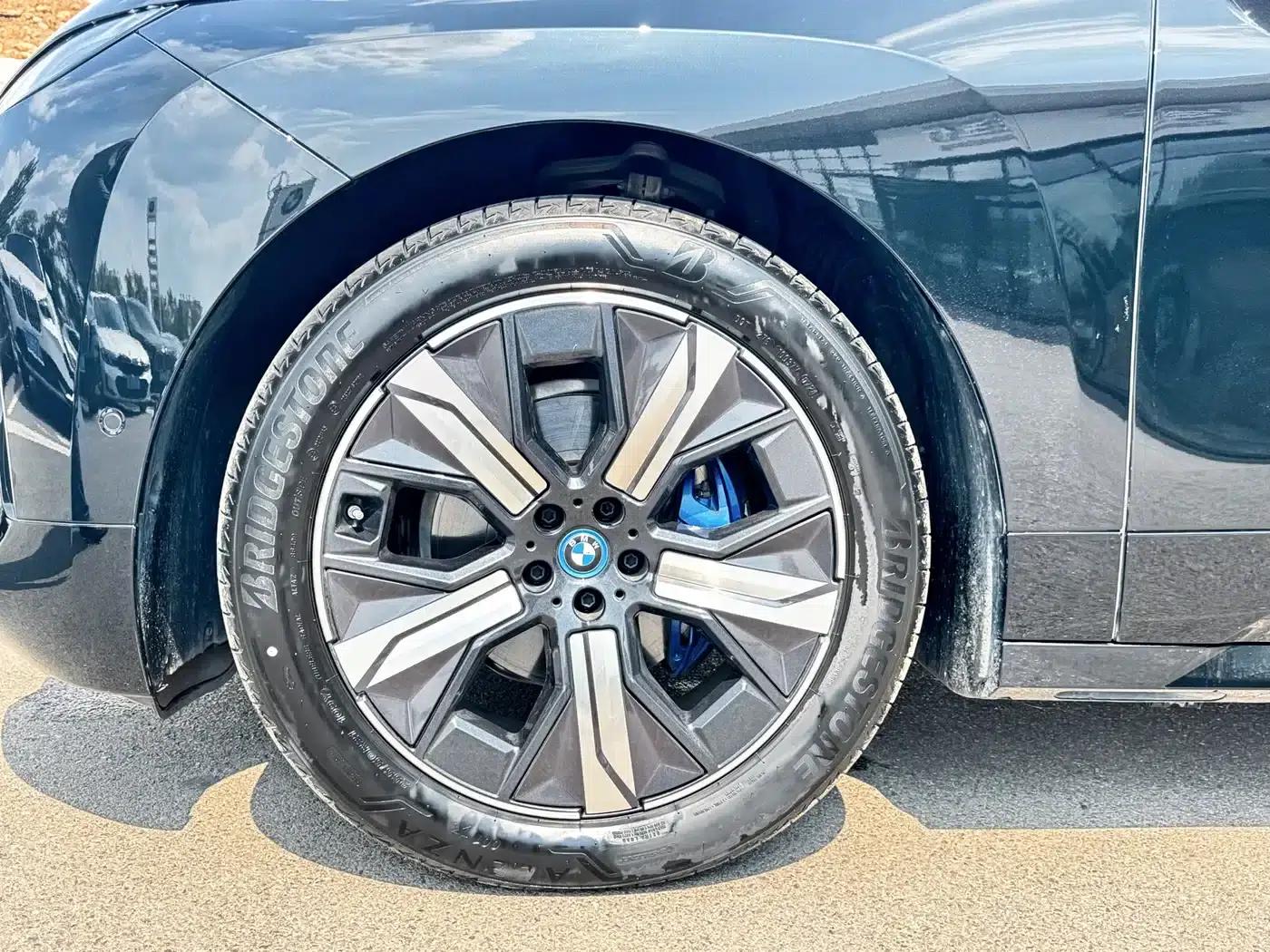 BMW iX 2023 Facelift xDrive40 — миниатюра 7