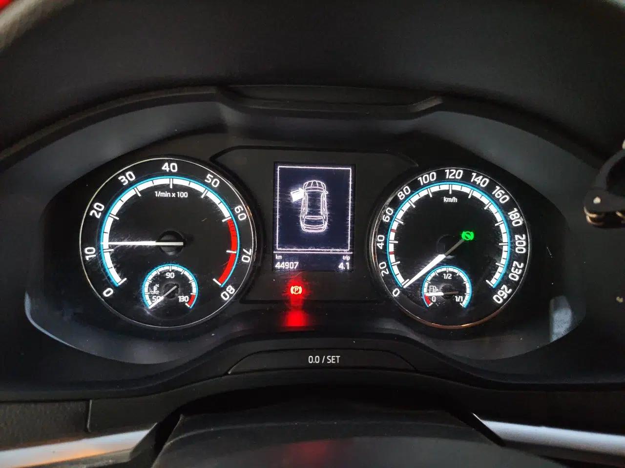 Skoda Karoq 2022 TSI280 Luxury Edition — миниатюра 11