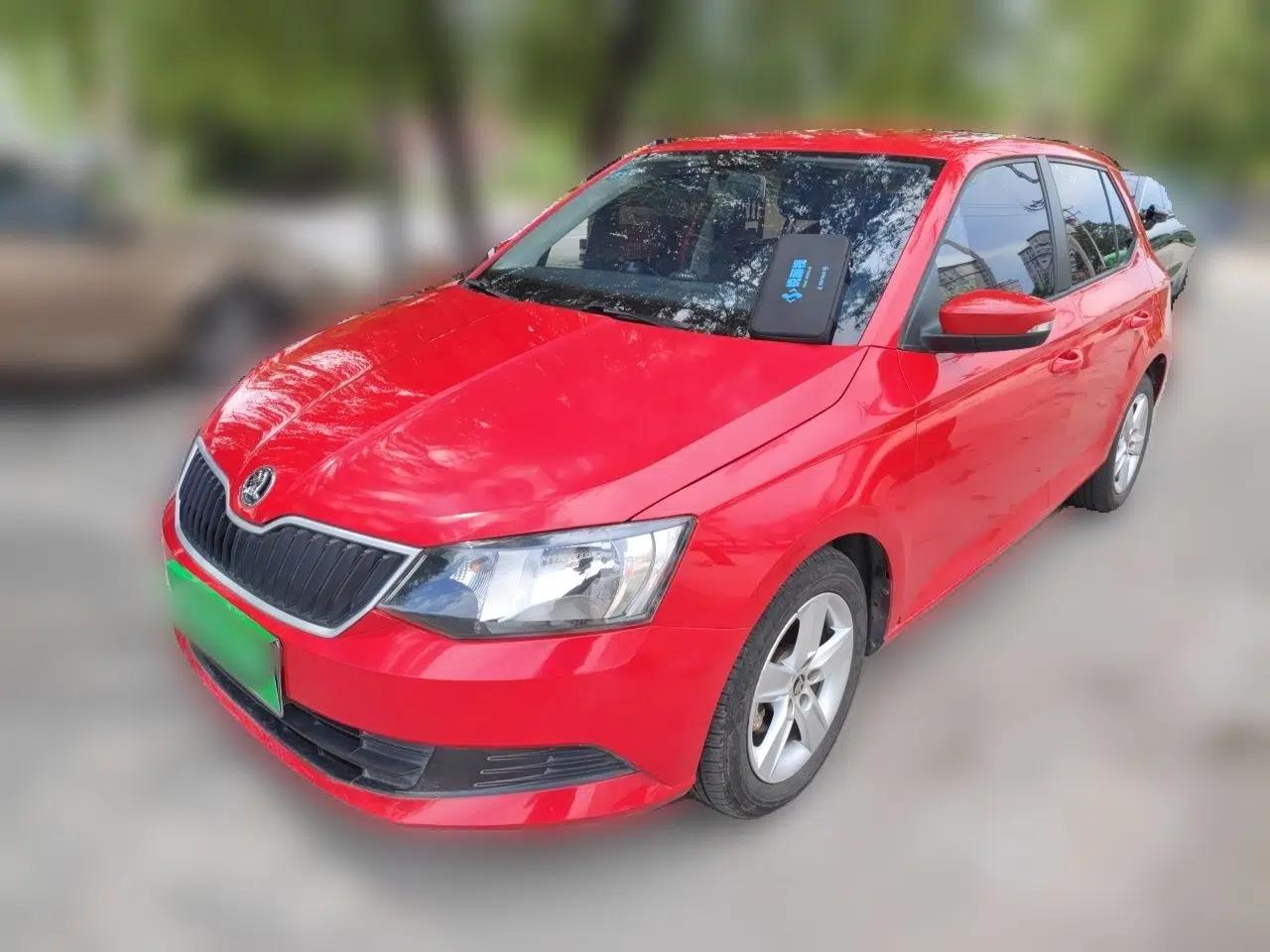 Skoda Fabia 2017 1.4L Automatic Car Enjoy Edition — миниатюра 1