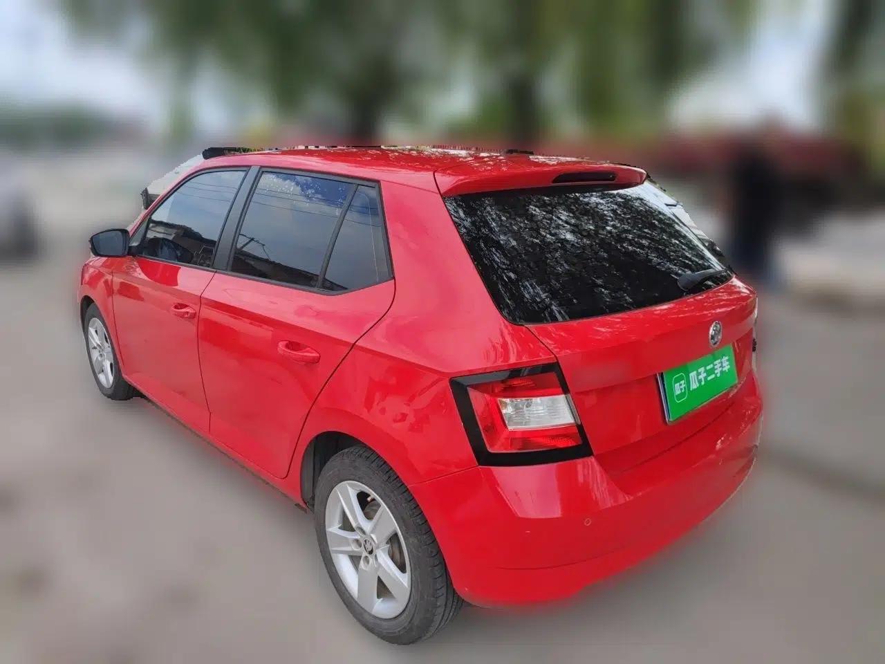 Skoda Fabia 2017 1.4L Automatic Car Enjoy Edition — миниатюра 4