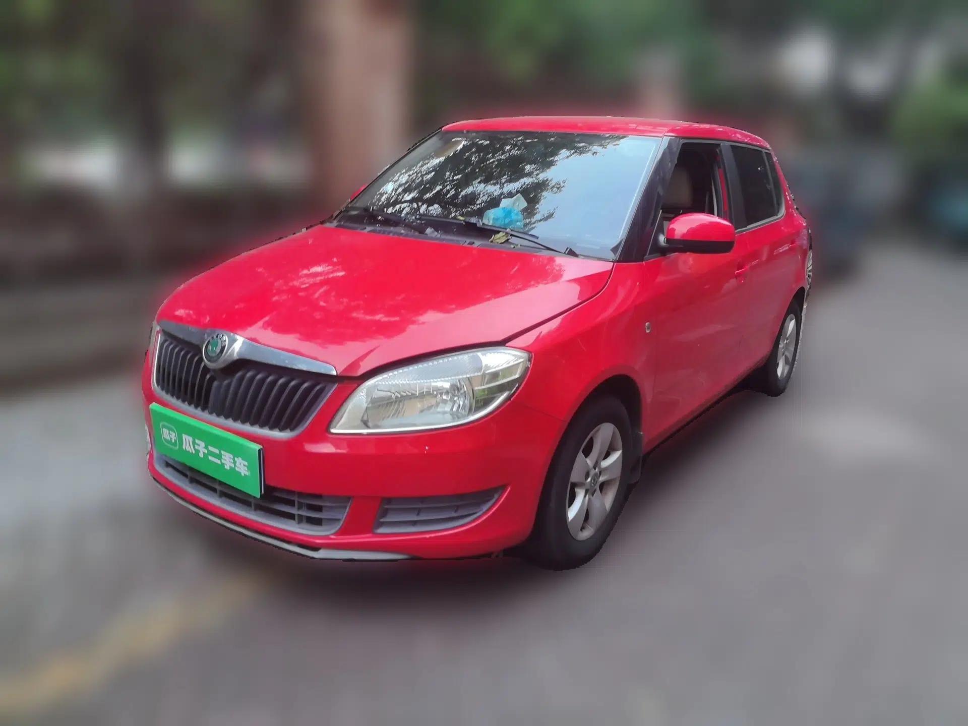 Skoda Fabia 2012 1.4L Automatic Crystal Edition — миниатюра 1