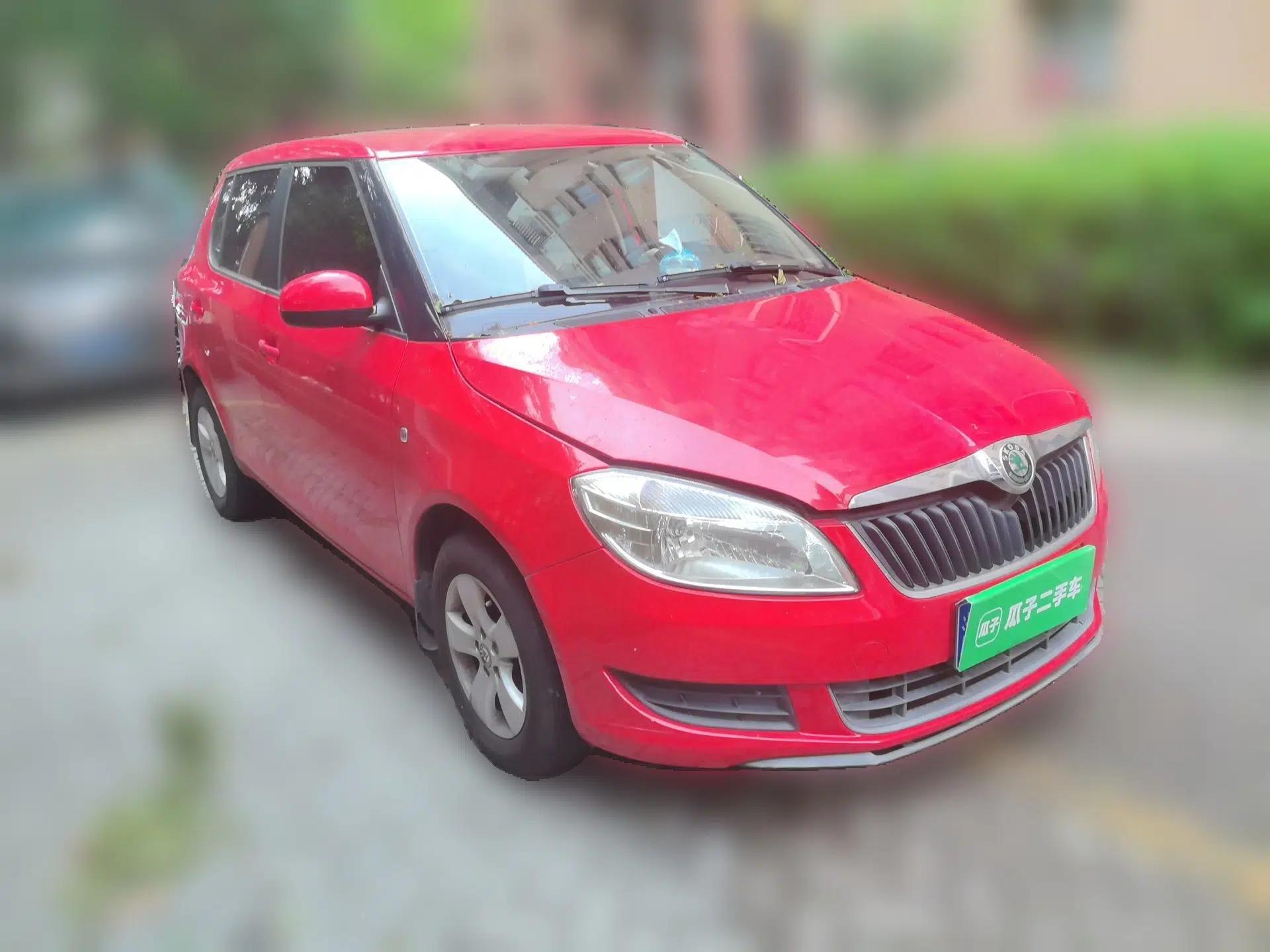Skoda Fabia 2012 1.4L Automatic Crystal Edition — миниатюра 3