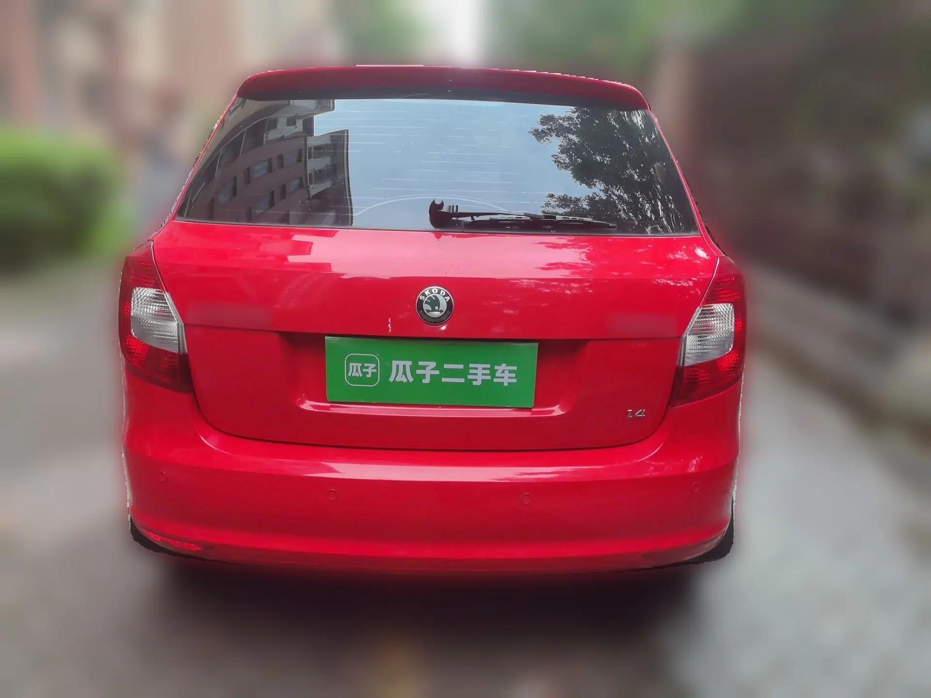 Skoda Fabia 2012 1.4L Automatic Crystal Edition — миниатюра 5