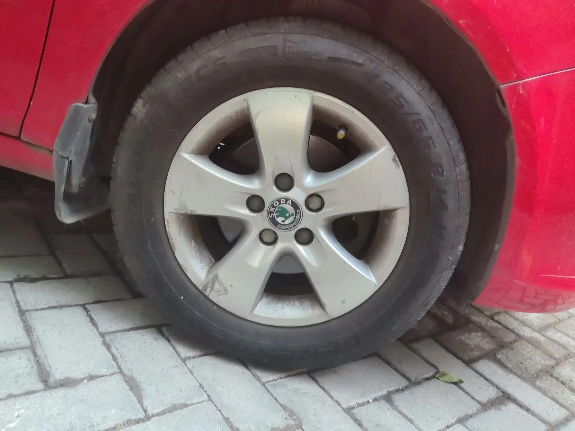 Skoda Fabia 2012 1.4L Automatic Crystal Edition — миниатюра 8