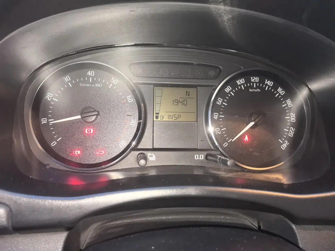 Skoda Fabia 2012 1.6L Automatic Sport Edition — миниатюра 11