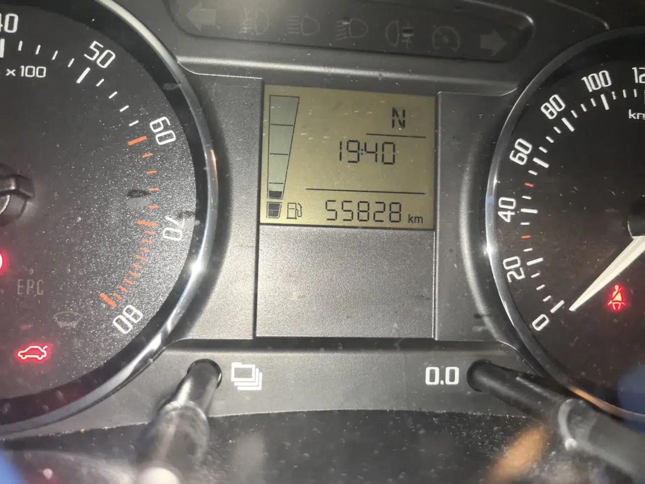 Skoda Fabia 2012 1.6L Automatic Sport Edition — миниатюра 12