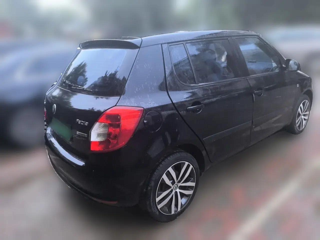 Skoda Fabia 2012 1.6L Automatic Sport Edition — миниатюра 6