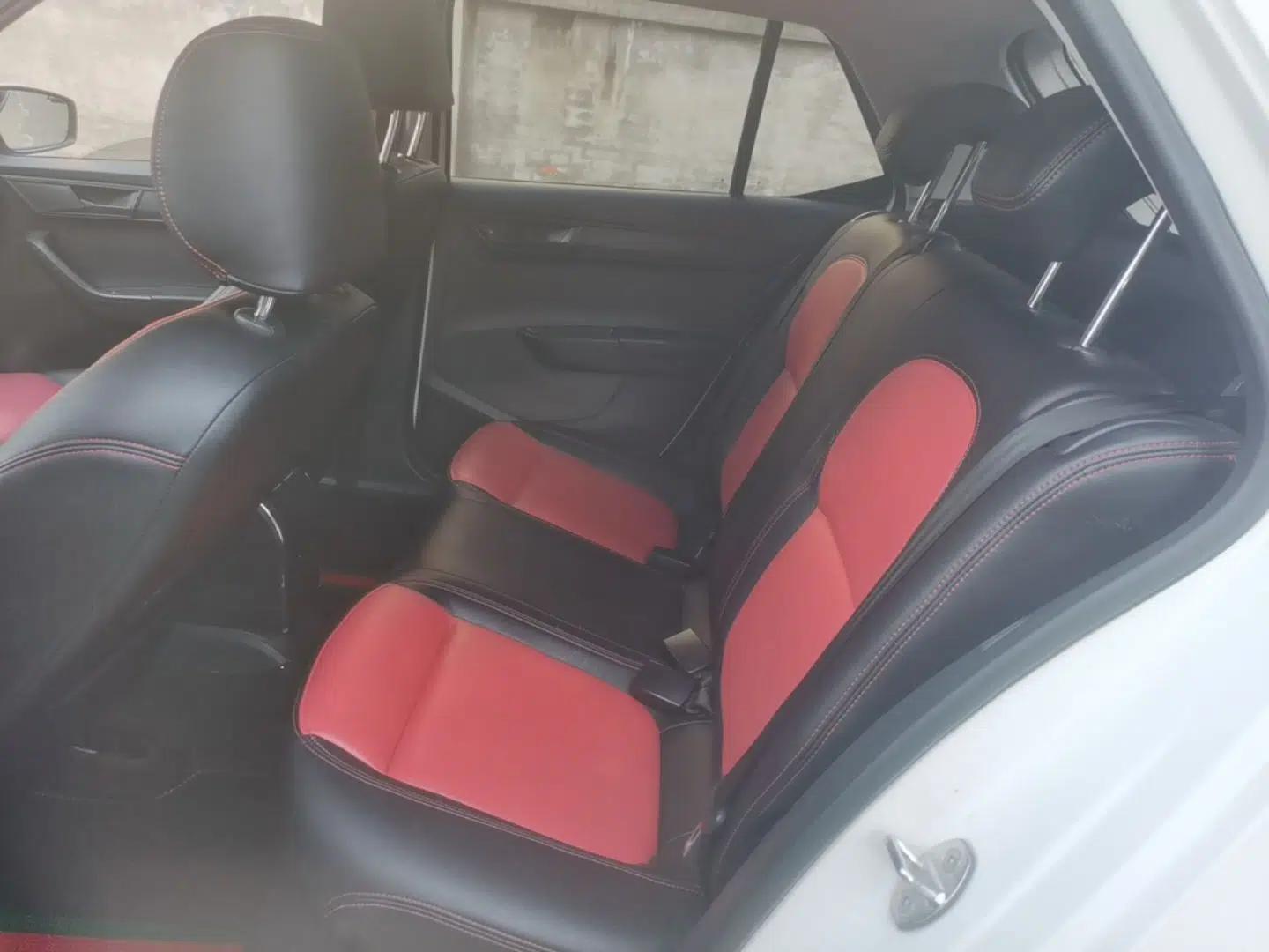 Skoda Fabia 2015 1.4L Automatic Front-Drive Model — миниатюра 25