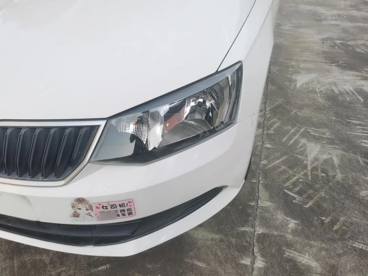 Skoda Fabia 2015 1.4L Automatic Front-Drive Model — миниатюра 8