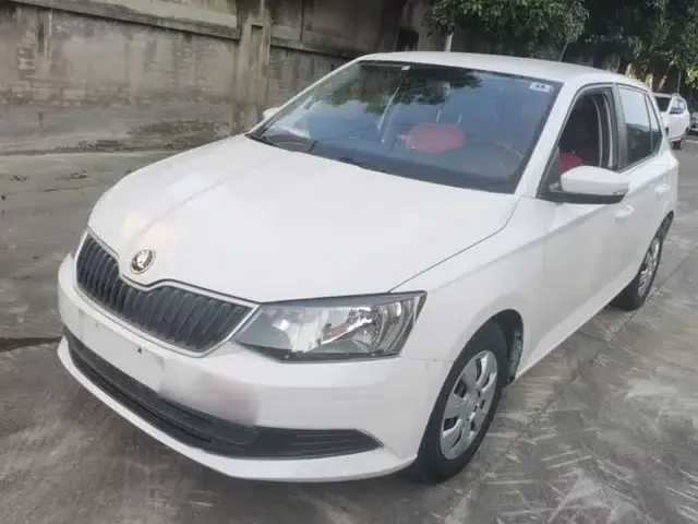 Skoda Fabia 2015 1.4L Automatic Front-Drive Model