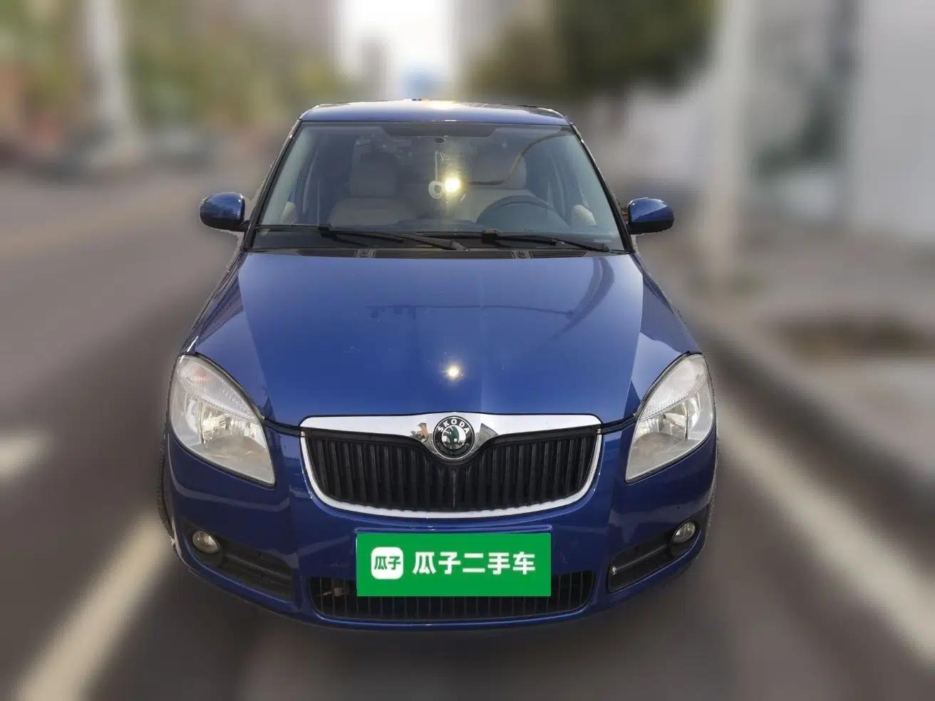 Skoda Fabia 2011 1.4L Automatic Crystal Edition — миниатюра 2