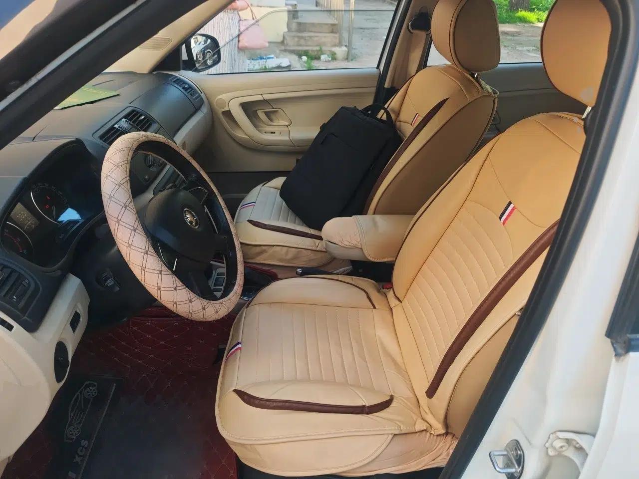 Skoda Fabia 2014 1.4L Automatic Crystal Edition — миниатюра 15
