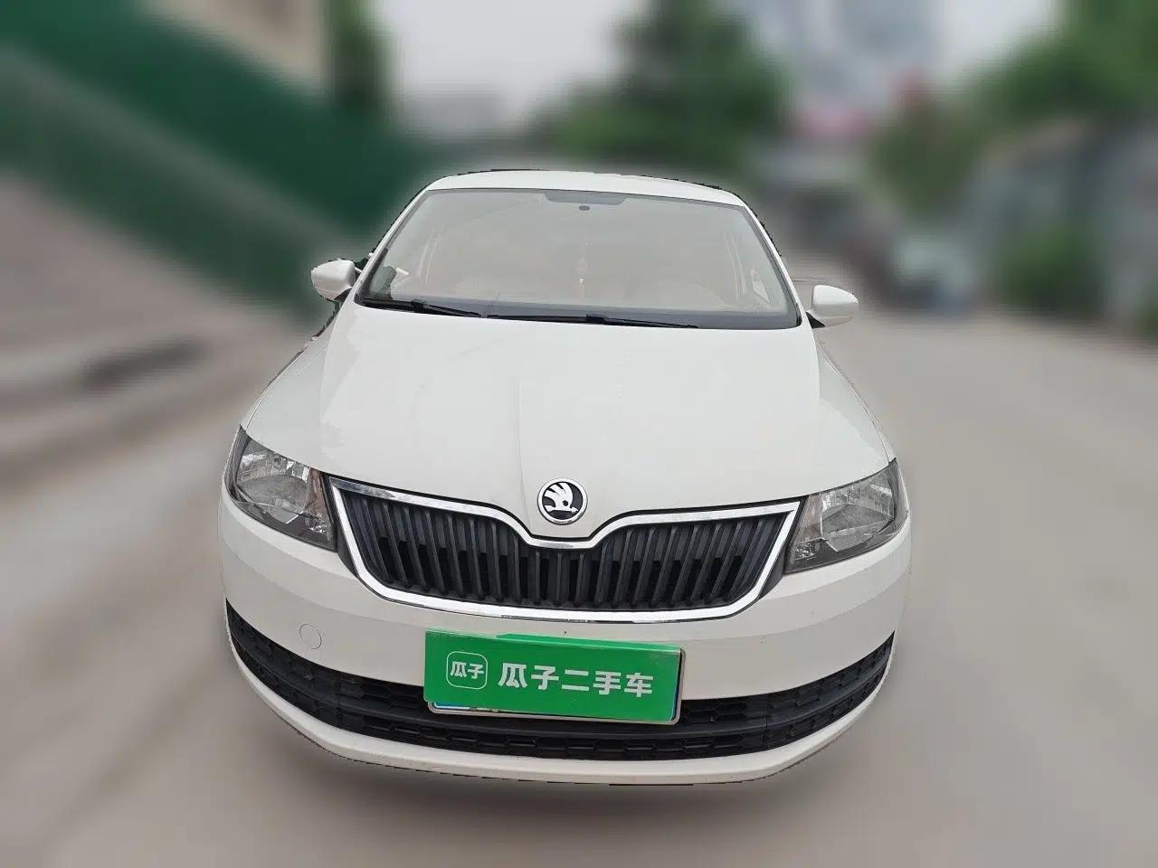 Skoda Rapid Spaceback 2016 Revised Version 1.6L Automatic Front-Drive Edition — миниатюра 2