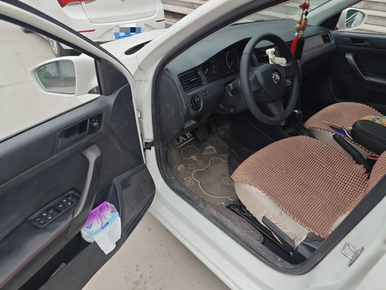 Skoda Rapid Spaceback 2016 Revised Version 1.6L Automatic Front-Drive Edition — миниатюра 16