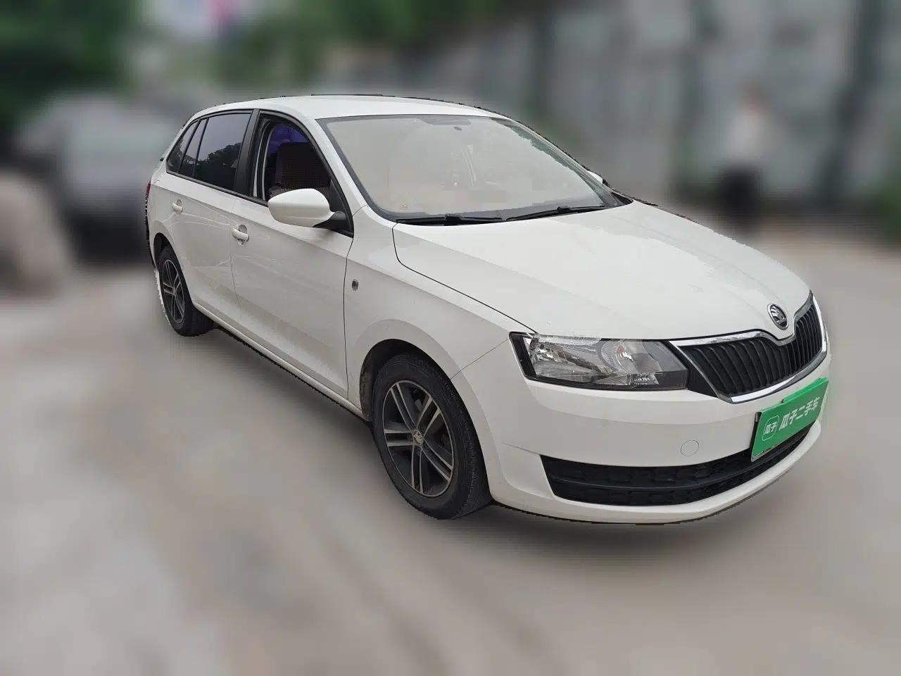 Skoda Rapid Spaceback 2016 Revised Version 1.6L Automatic Front-Drive Edition — миниатюра 3