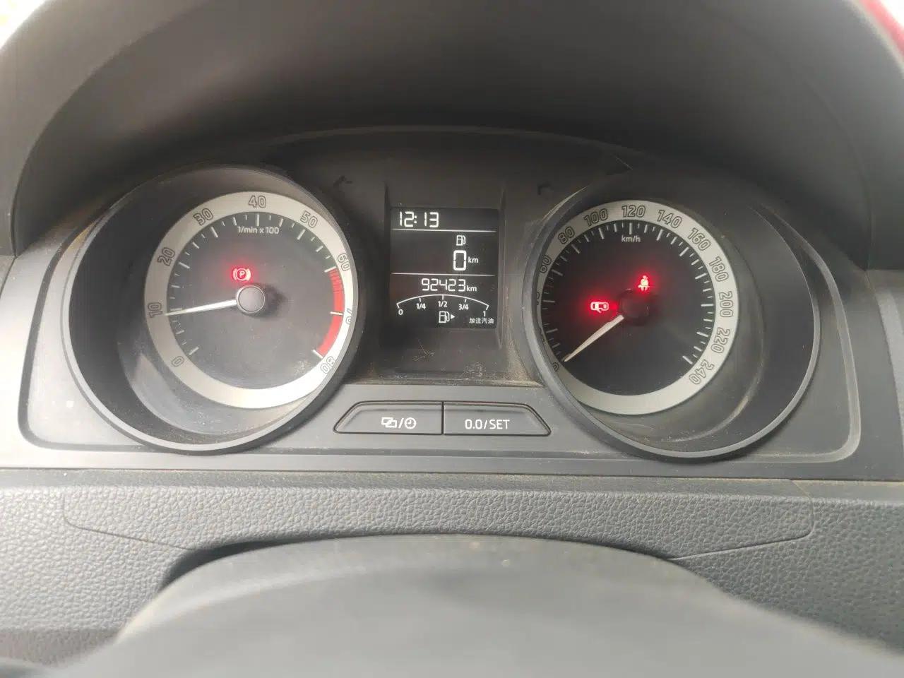 Skoda Rapid Spaceback 2018 1.6L Manual Standard Edition — миниатюра 12
