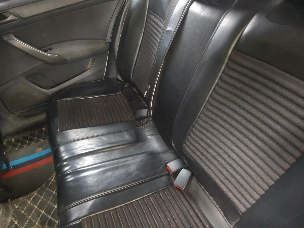 Skoda Rapid Spaceback 2018 1.6L Manual Standard Edition — миниатюра 17
