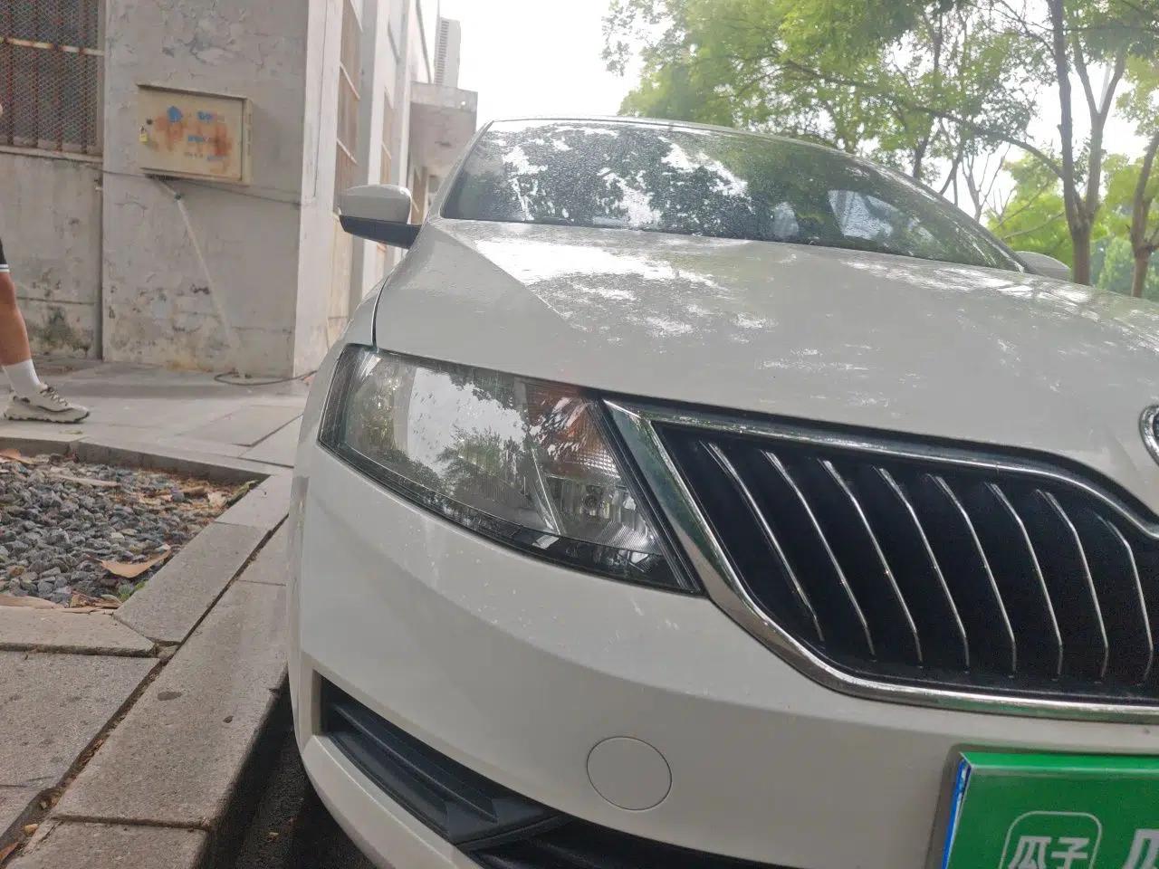 Skoda Rapid Spaceback 2018 1.6L Manual Standard Edition — миниатюра 7