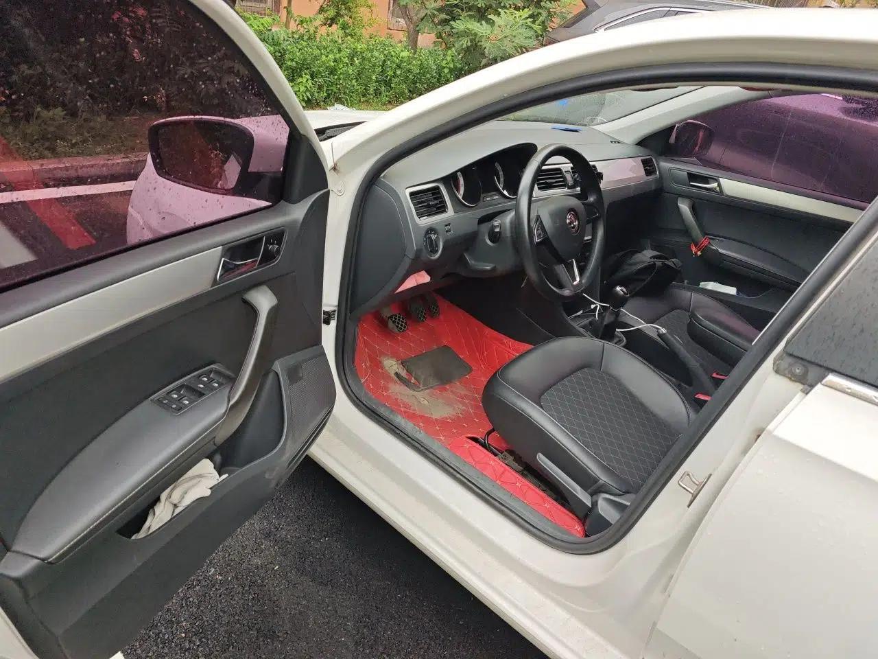 Skoda Rapid Spaceback 2018 1.6L Manual Comfort Edition — миниатюра 16