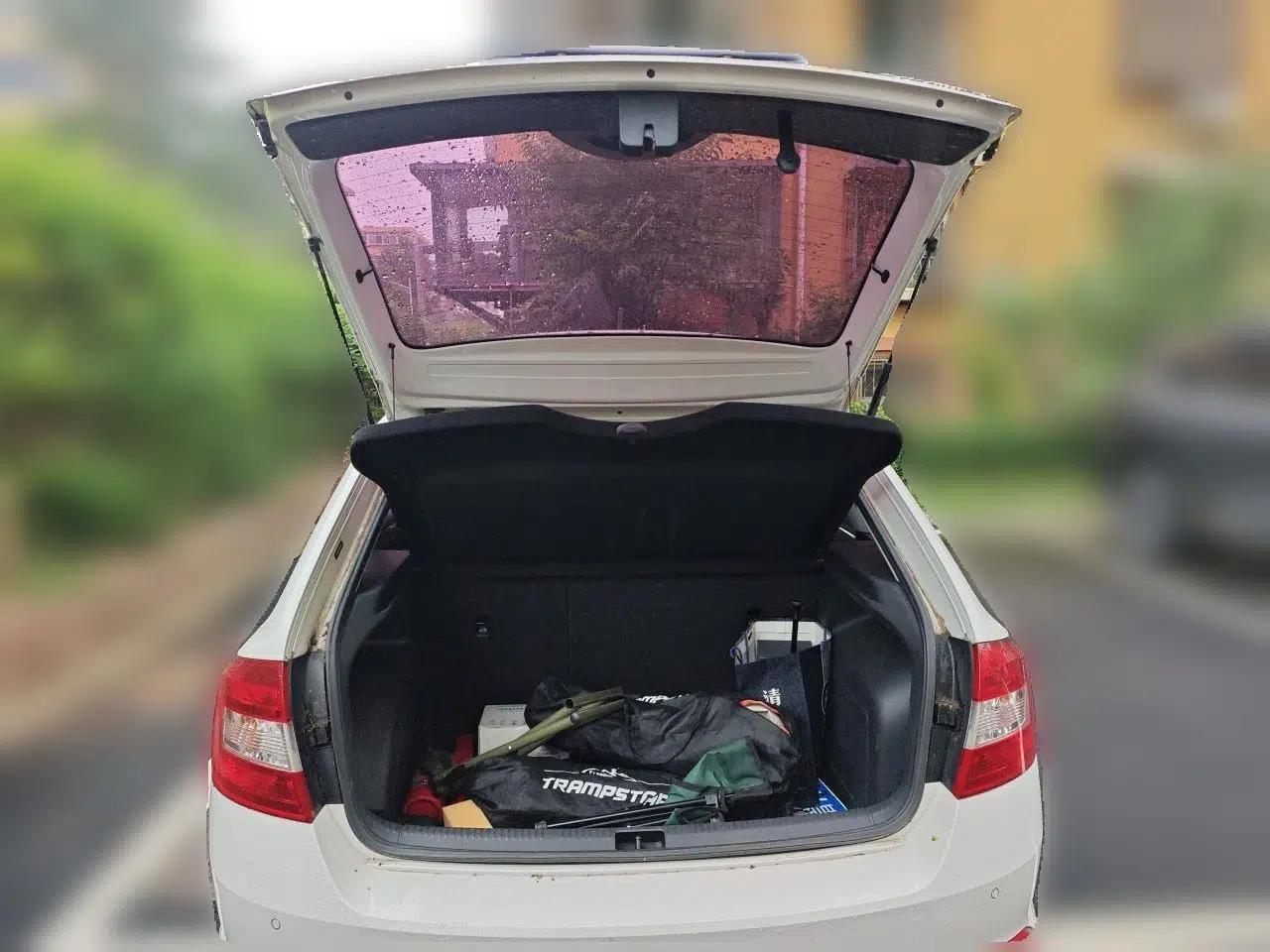 Skoda Rapid Spaceback 2018 1.6L Manual Comfort Edition — миниатюра 19