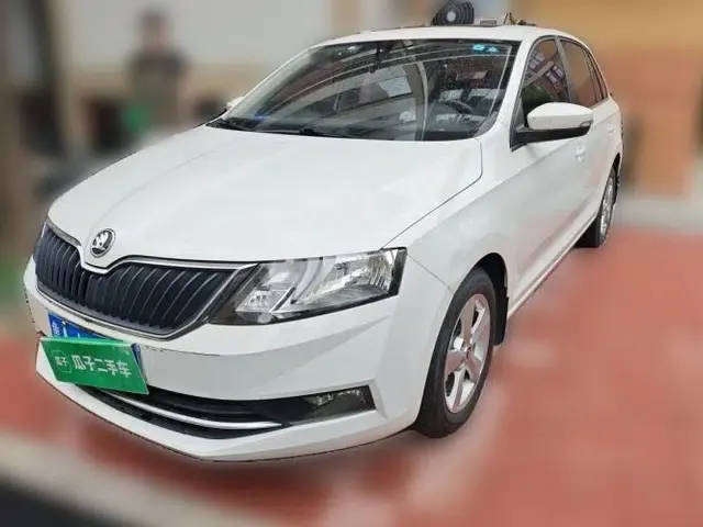 Skoda Rapid Spaceback 2018 1.6L Manual Comfort Edition