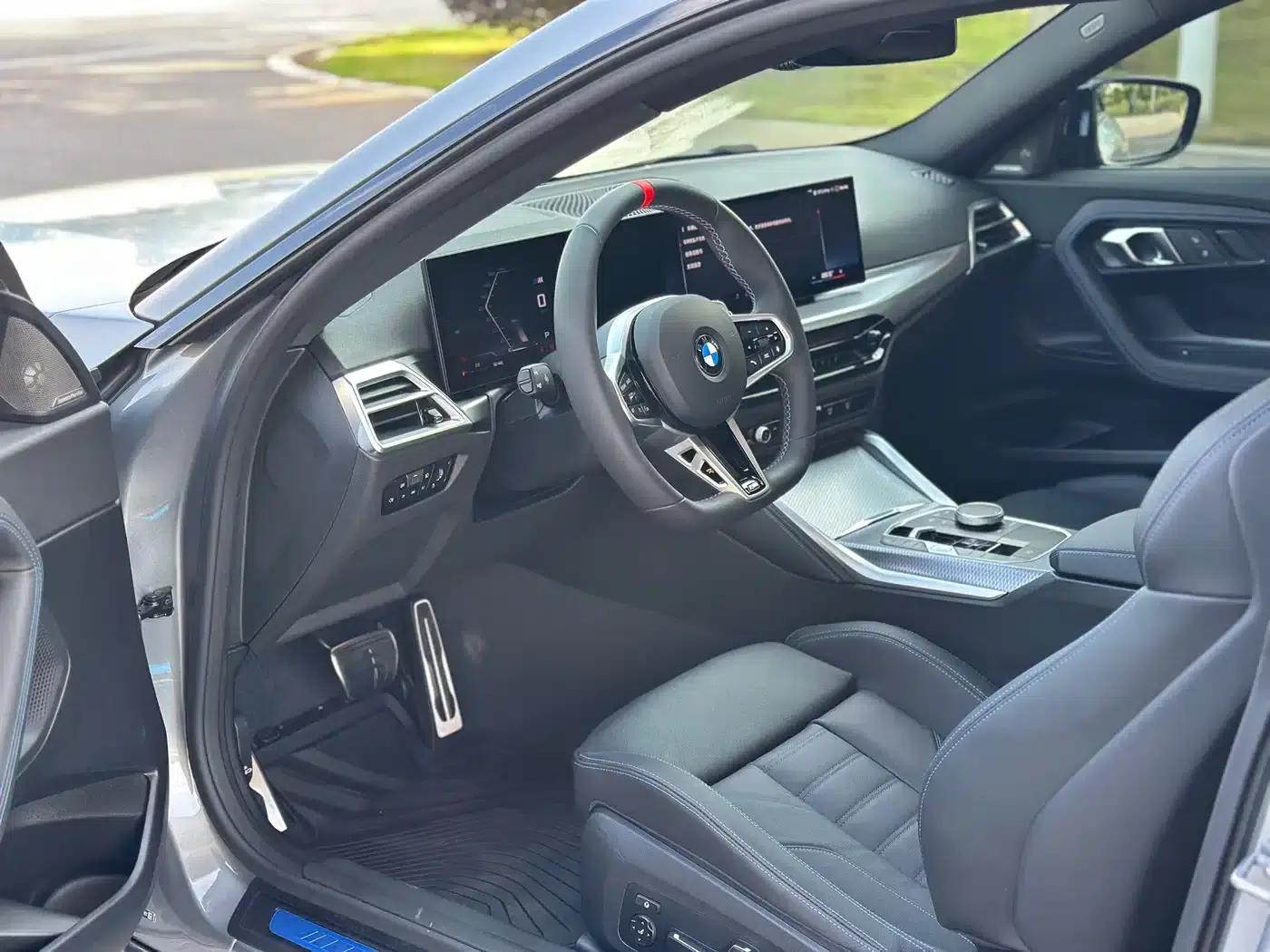 2025 BMW M240i xDrive — миниатюра 12