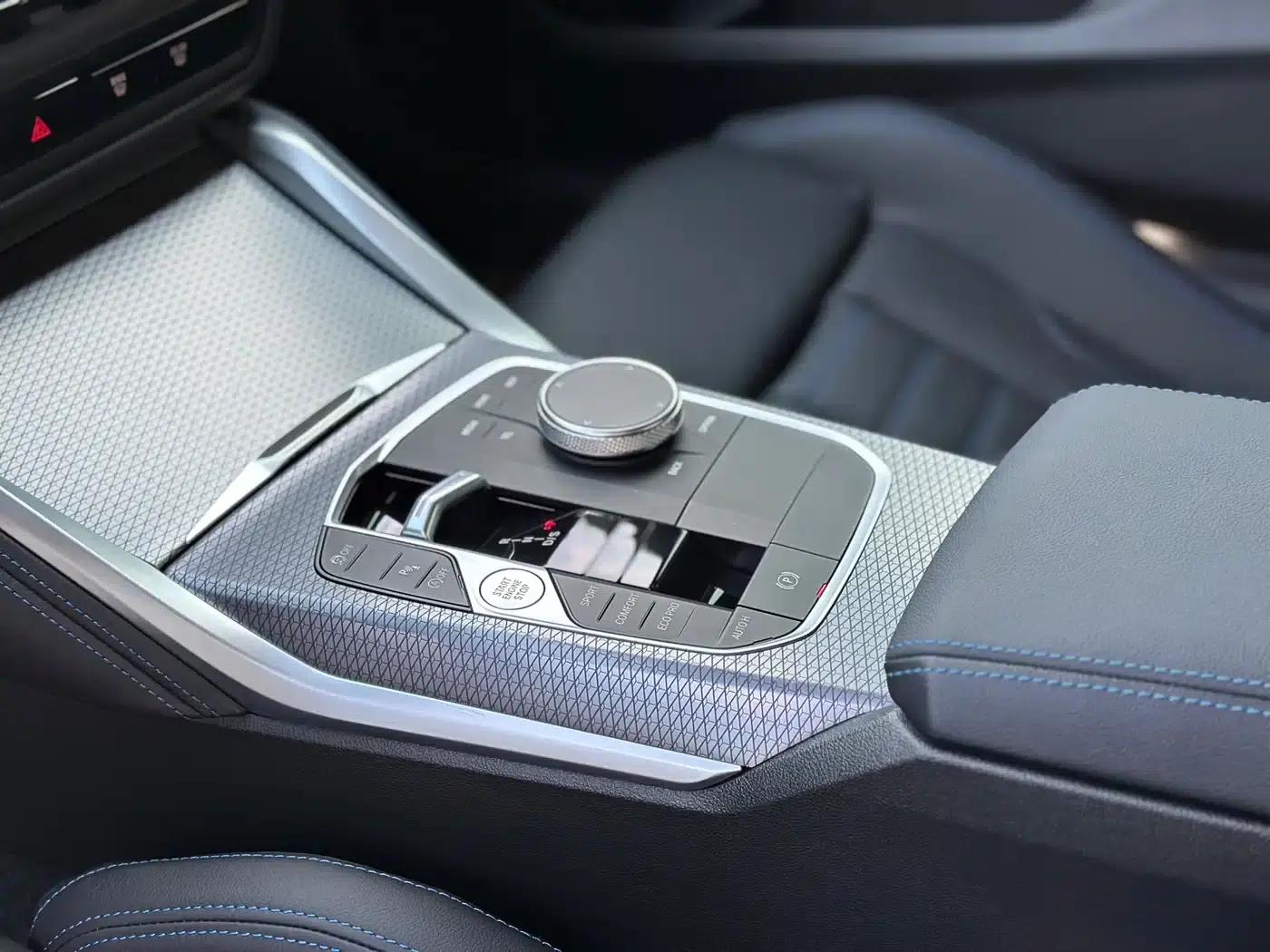 2025 BMW M240i xDrive — миниатюра 13