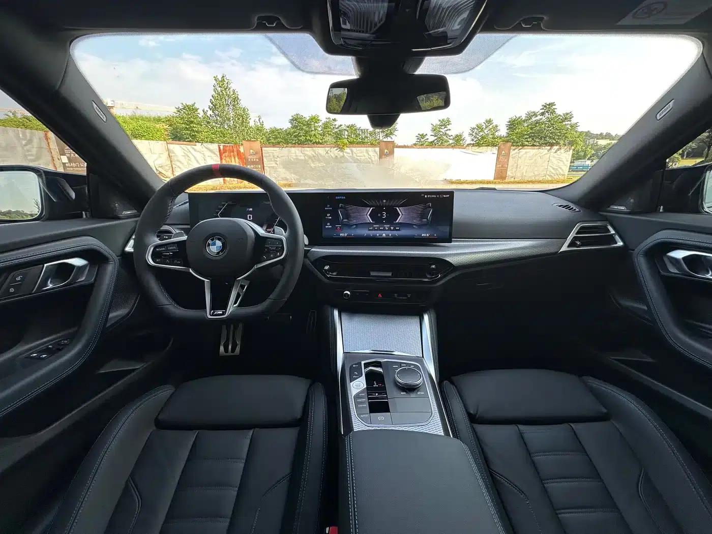 2025 BMW M240i xDrive — миниатюра 22