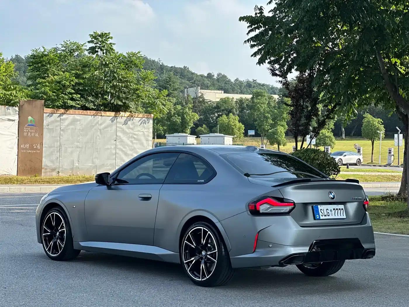 2025 BMW M240i xDrive — миниатюра 4