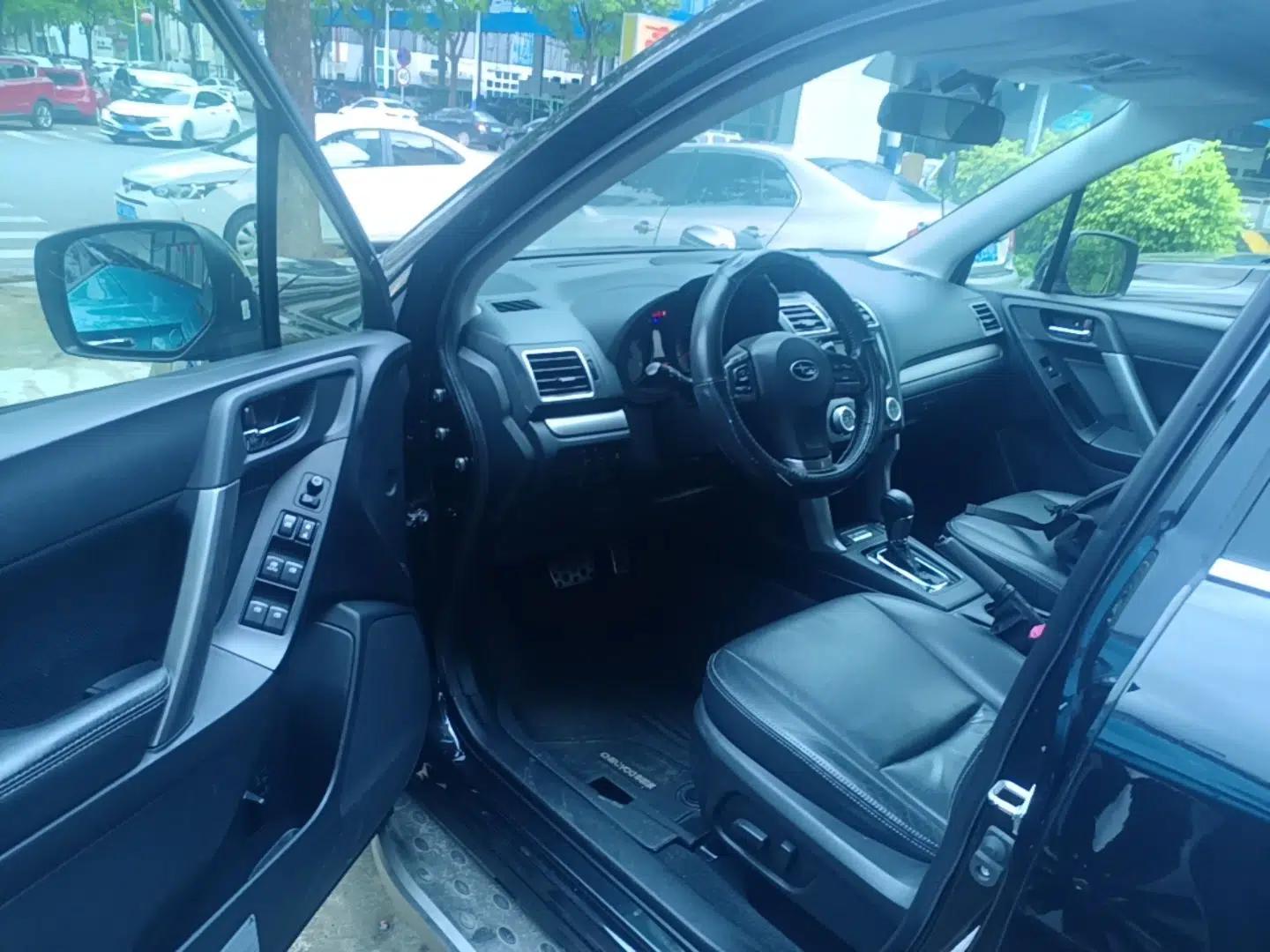Subaru Forester 2015 2.0i Special Edition Commemorative Model — миниатюра 18