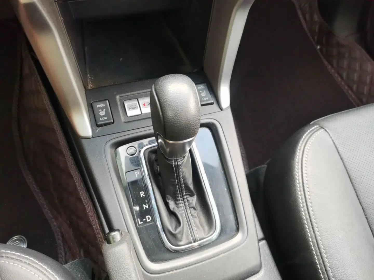 Subaru Forester 2013 2.5i Automatic Luxury Edition — миниатюра 21