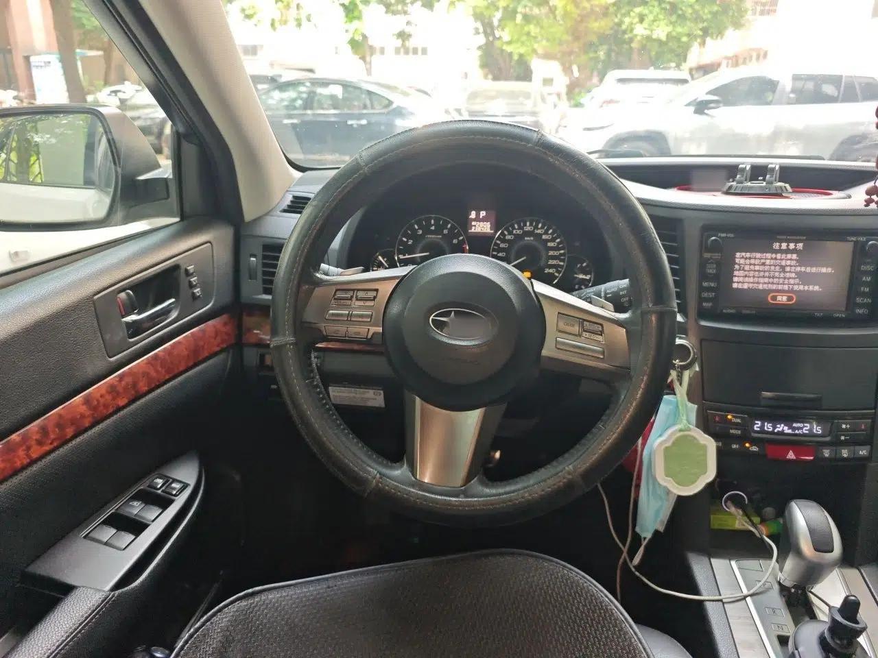 Subaru Outback 2010 2.5i Luxury Navigation Edition — миниатюра 10
