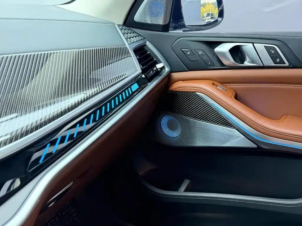 2023 BMW X7 M60i xDrive M60i — миниатюра 5