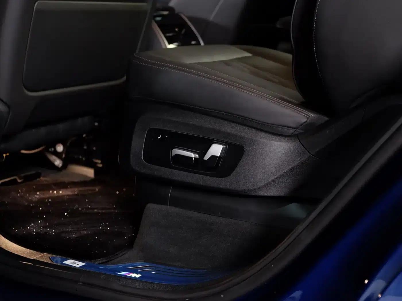 2026 BMW X7 M60i xDrive M60i — миниатюра 16