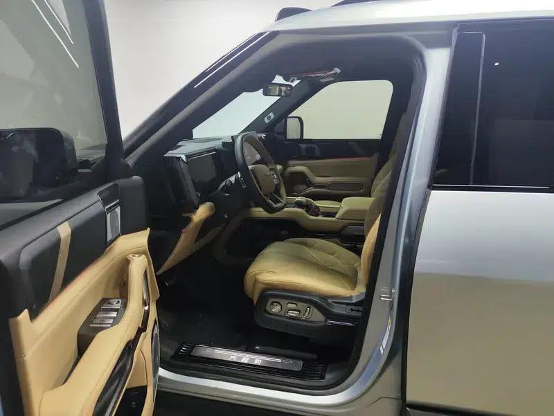 Leopard 8 2025 Smart & Brave Flagship Edition 6-seater — миниатюра 17