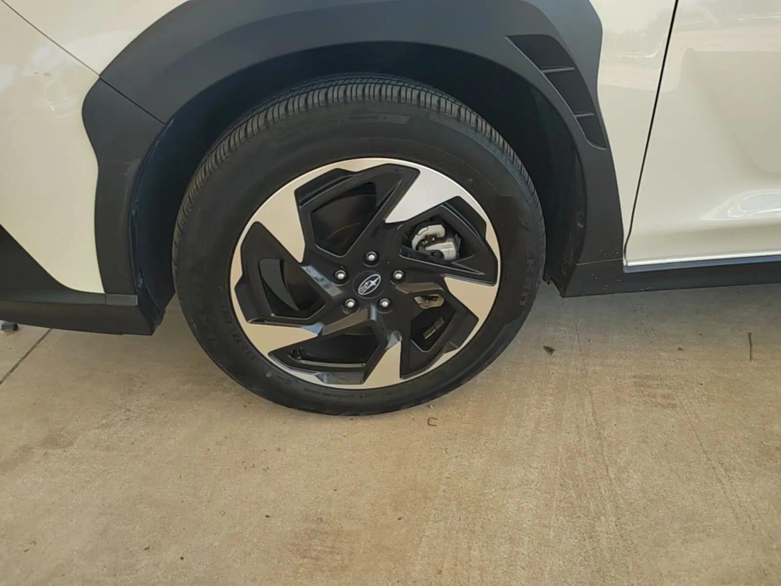 Subaru Solterra 2024 2.5i AWD Flagship Edition EyeSight — миниатюра 10
