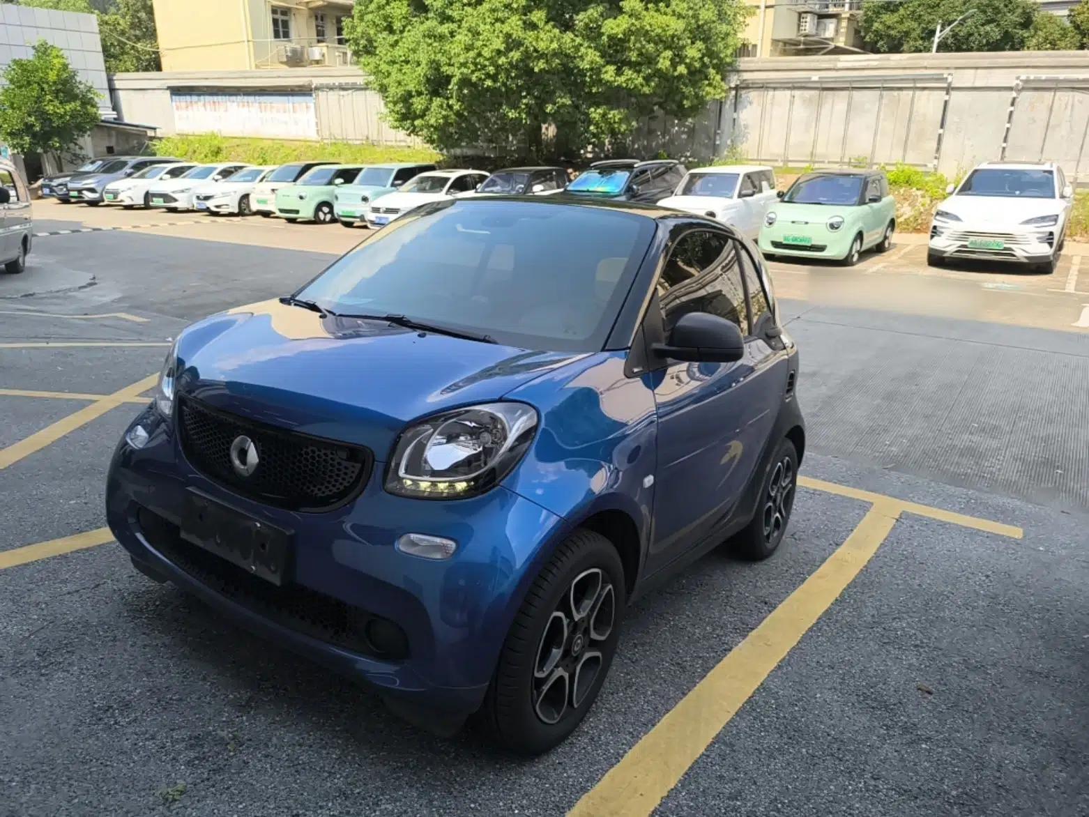 smart fortwo 2019 0.9T 66kW Hardtop Engine Version China VI Emission Standard — миниатюра 1